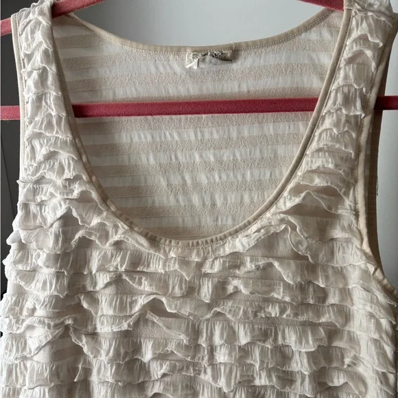 Women's Cream Ruffled Sleeveless dress - Picture 4 of 4